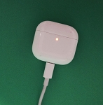 APPLE AIRPODS WHITE CHARGING CASE - USED, WORKS
