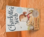 CHARLOTTE'S WEB - PAPERBACK 2012 BY E.B. WHITE, PICTURES BY GARTH WILLIAMS 