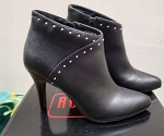 Rouge ankle black boots 31