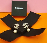 CHANEL CRYSTAL EARRINGS PRE OWNED 