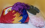 BUNDLE INFFLATABLE PARROT AND DECORATIONS 