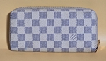 LV WALLET WITH SQUARE DESIGN 