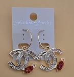 CC. KISS FASHION COSTUME GOLD TONE EARRINGS 