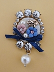 GOLD TONE  VINTAGE STYLE ROUND WITH PEARLS,  FLOWERS AND CRYSTAL 