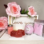 VALENTINE'S LOVER ROMANTIC GIFT SET (GIFT, SELF CARE, BODY CARE, SKIN CARE) PLUS FREE GIFT INCLUDED. 