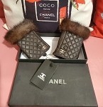 Gloves 